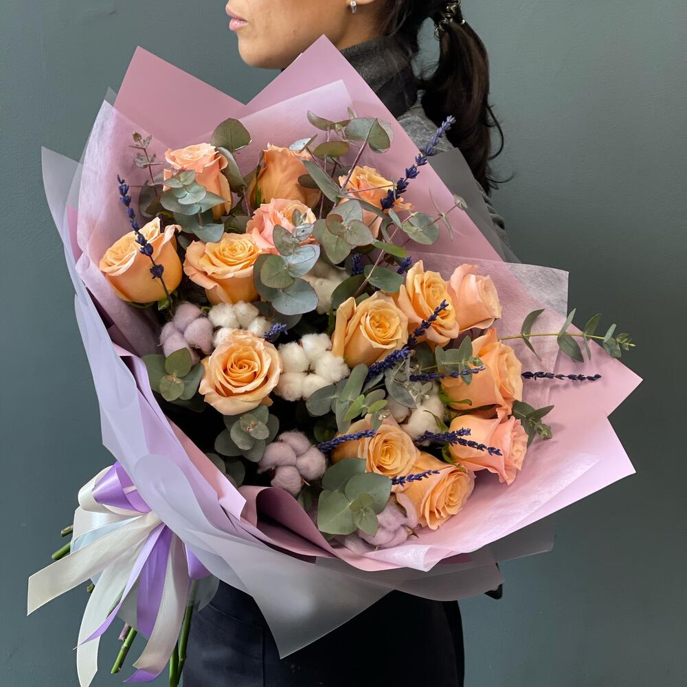 Букет из роз с лавандой 