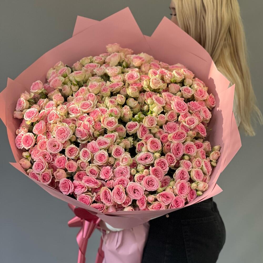 Большой букет спрей роз